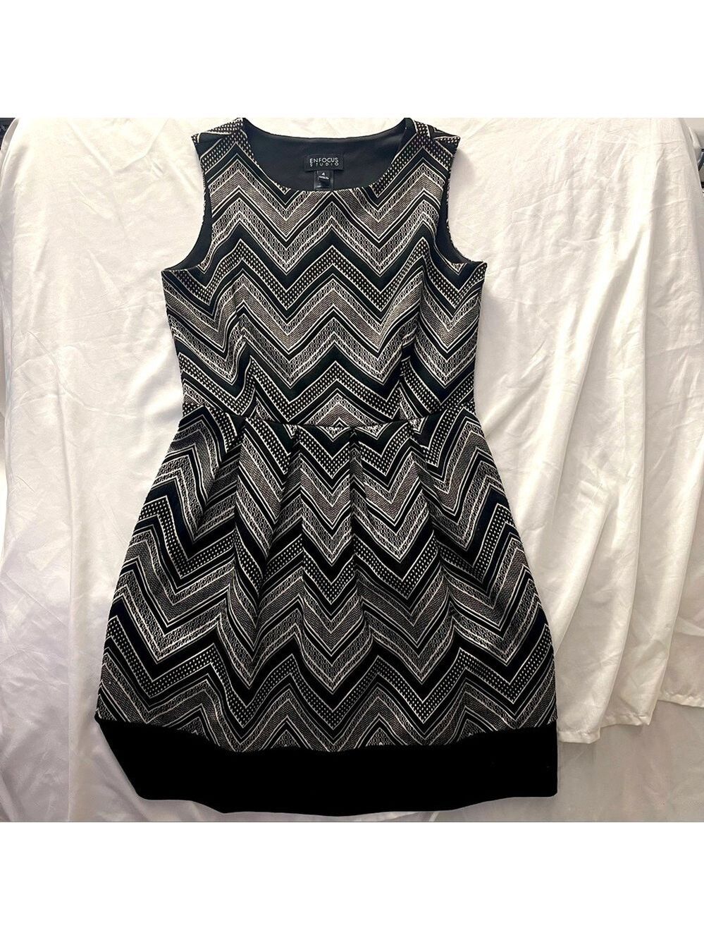 Enfocus Studio Chevron Geometric Fit & Flare Dress Black & White 4
